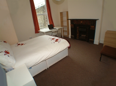 Double bedroom 2 AVAILABLE £120/week