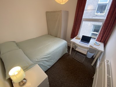 Double bedroom 4 AVAILABLE £80/week
